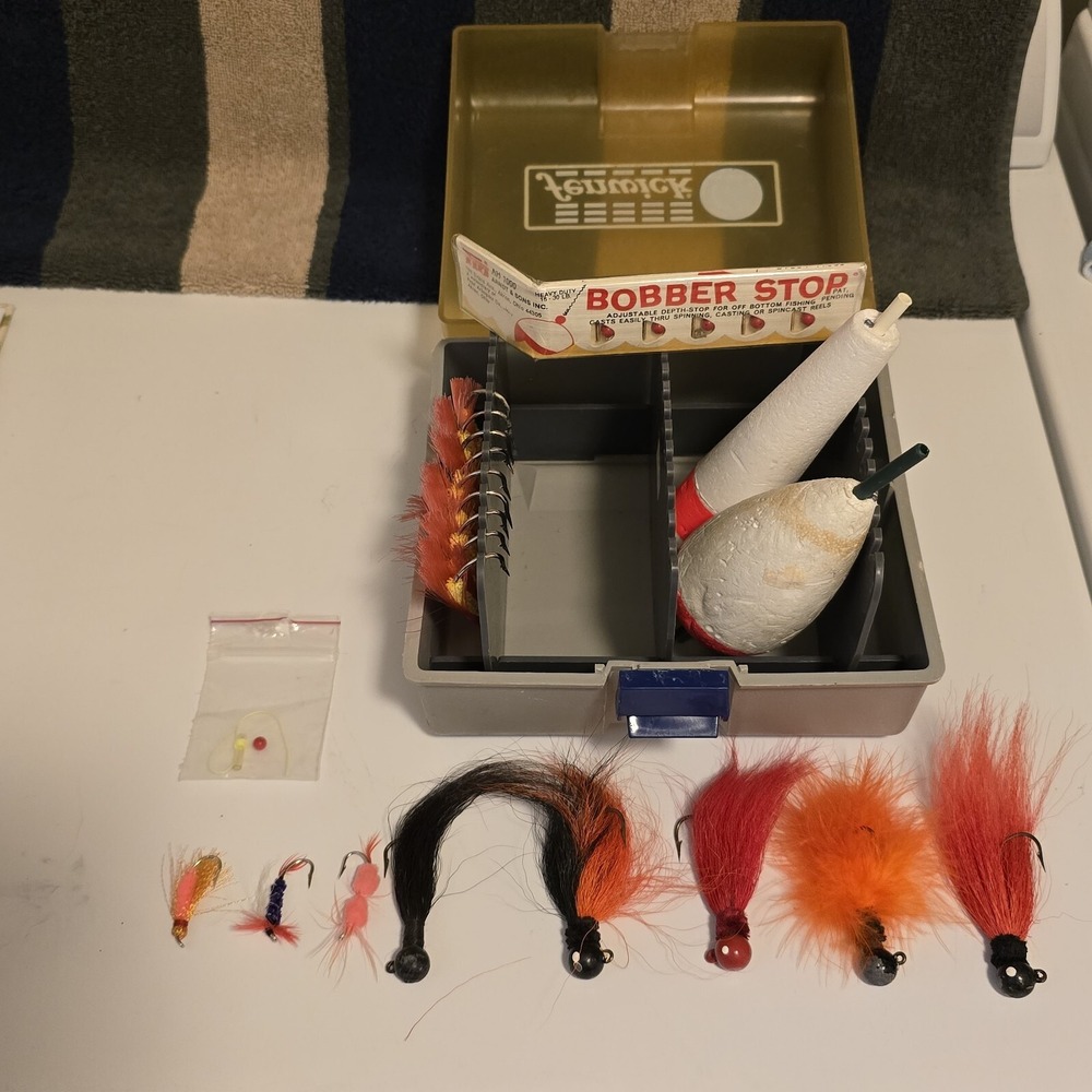 Vintage Fenwick‎ Mini Fishing Tackle Box with 17 Pieces of Accessories / Tackle